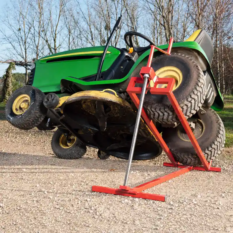 Právě uvedeno na trh - DEMA Zvedák na čištění kosaček a ATV RTH400