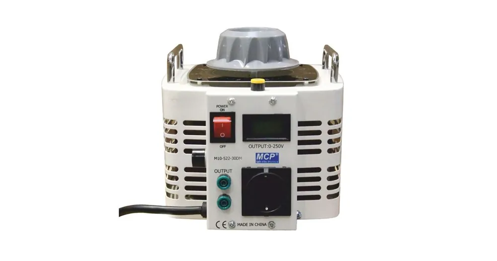 Autotransformátor MCP M10-522LCD-30, 3000VA (12A), rozsah 0-250V | Rychlá doprava